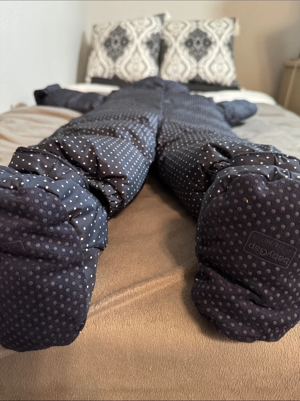 Gap Baby Toddler Navy down filled Polka Dot Puffer One-Piece Snowsuit 18/24 mo